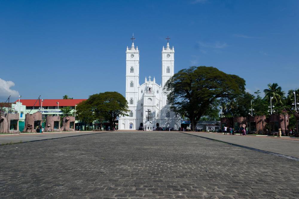 National Shrine Basilica of Our Lady of Ransom Vallarpadam.jpg
